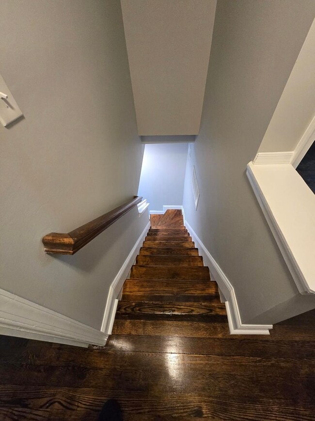 Building Photo - Beautiful 1 Bedroom w/ Den town home located in Dundalk.