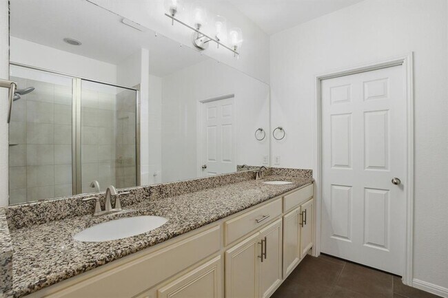 Building Photo - 2304 S Lakeline Blvd