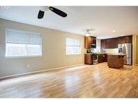 Building Photo - 1322 SE 84th Ave