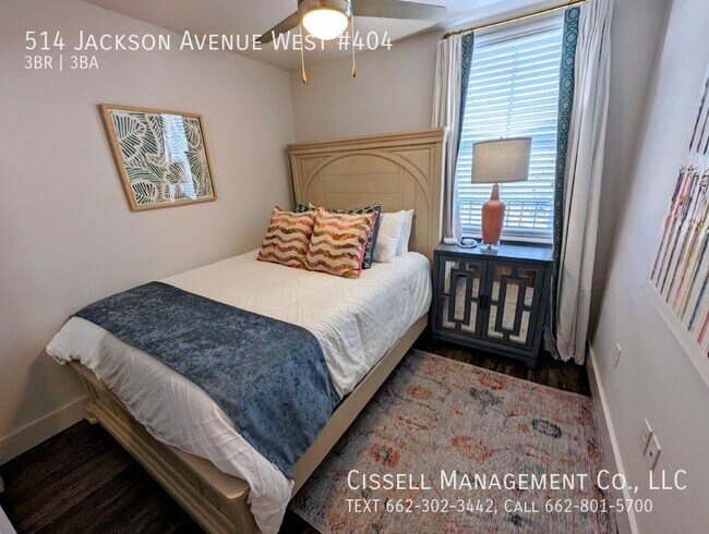 Building Photo - 514 Jackson Avenue West #404
