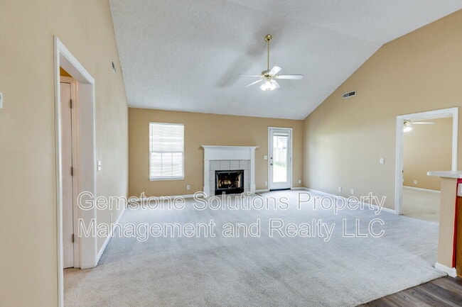 Building Photo - 1418 Owasa Trail