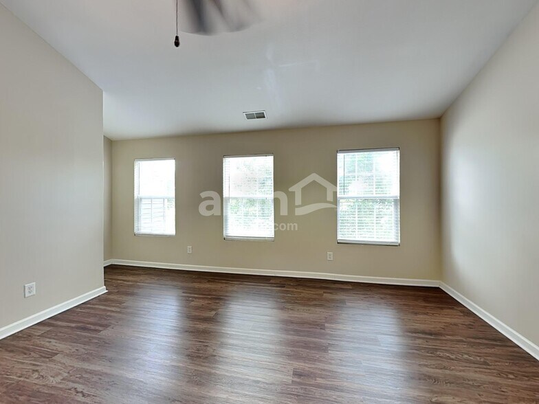 Building Photo - 3006 Chimney Wood Trl