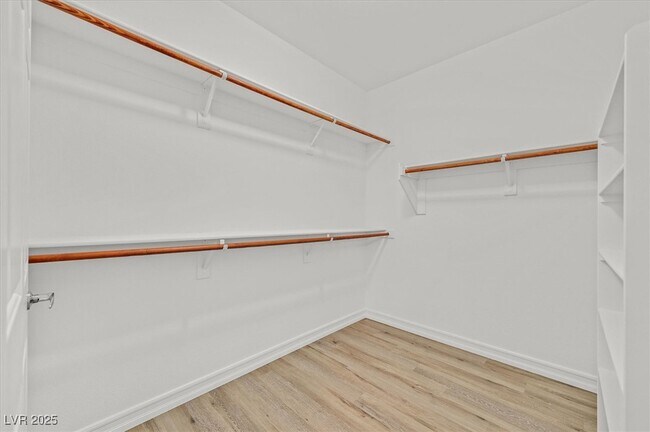 Building Photo - 825 Canterra St
