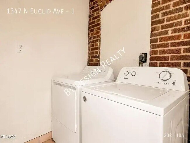 Building Photo - 1347 N Euclid Ave