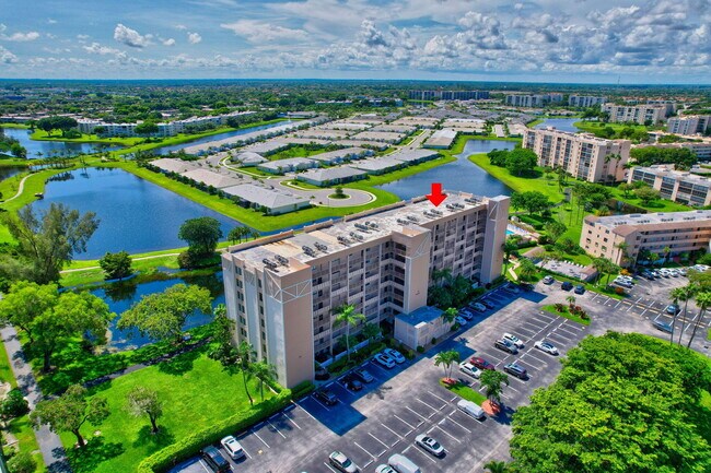 Building Photo - 6866 Huntington Ln