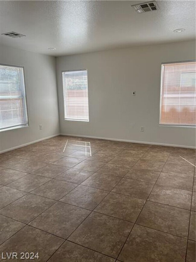 Building Photo - Aliante Two Story Home