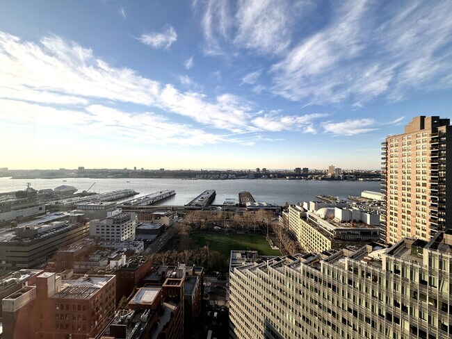 Building Photo - 56 8th Ave