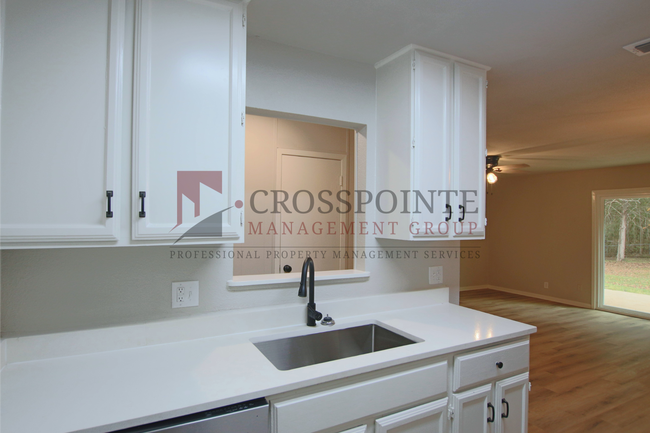 Building Photo - Remodeled 3-Bedroom, 1.5-Bath Retreat in North East Tyler!