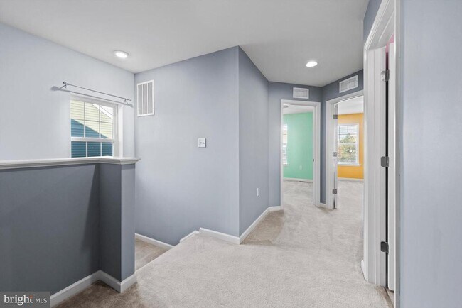 Building Photo - 32 Healey Ct