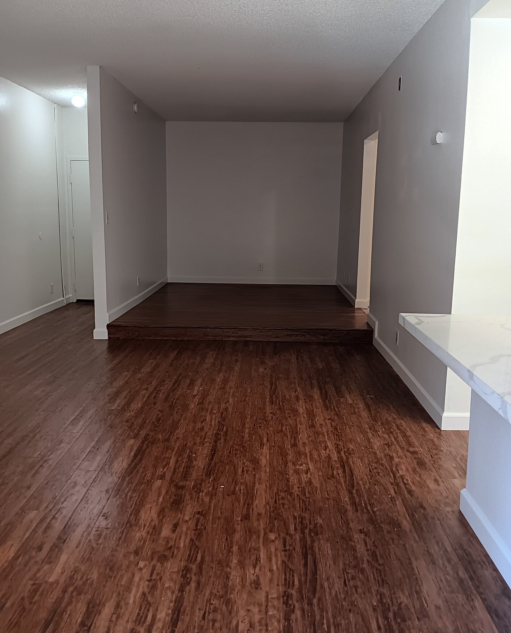 Building Photo - 10965 Fruitland Dr