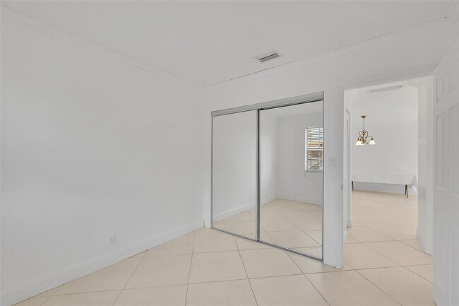 Building Photo - 12244 Royal Palm Blvd