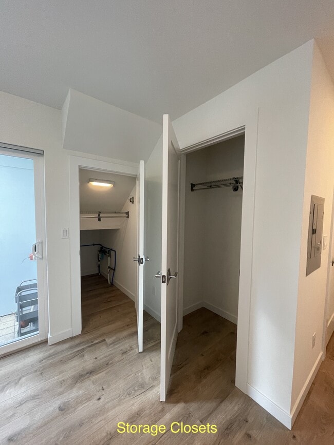 Building Photo - 1724 11th Ave