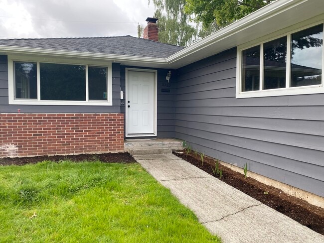 Building Photo - 11760 SW Bowmont Ln
