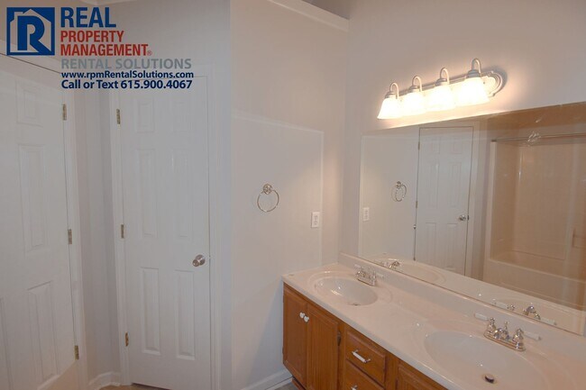 Building Photo - 3BR/2BA south Mboro 2-car garage, fenced backyard with brand new patio!