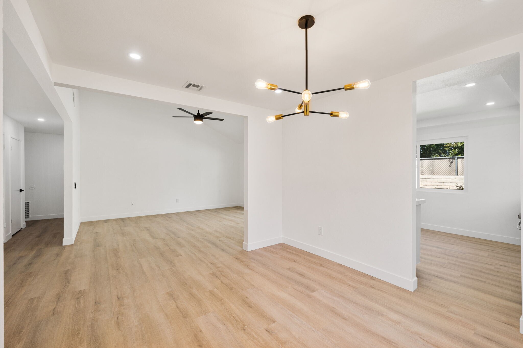 Building Photo - 74930 San Simeon Dr