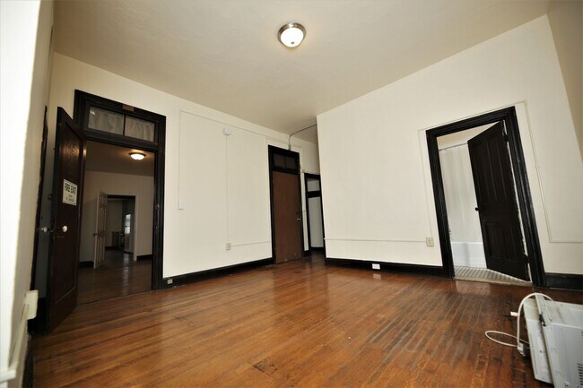 Building Photo - 2125 St Paul St