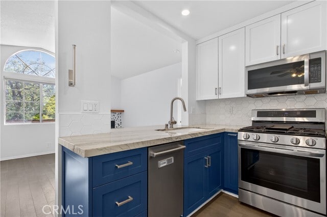 Building Photo - 60 Flor De Mar