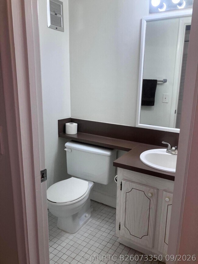 Building Photo - 209 Camden I