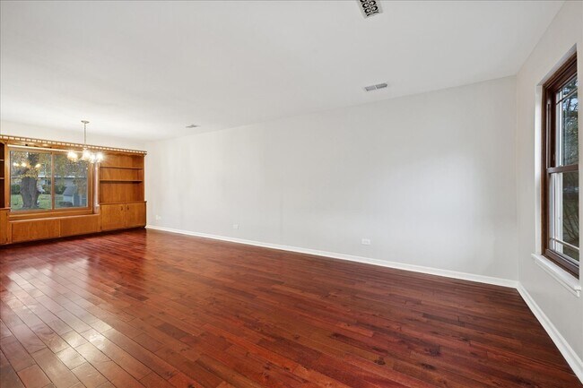 Building Photo - 20 S Parliament Way