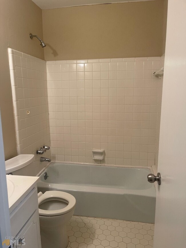 Building Photo - 808 S Nottingham Rd