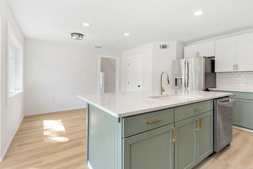 Building Photo - 83 Dunn Hill Cir