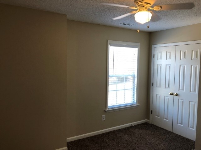 Building Photo - 109 Hidden Farm Ln