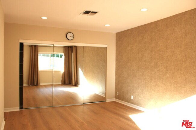 Building Photo - 11502 Dona Teresa Dr