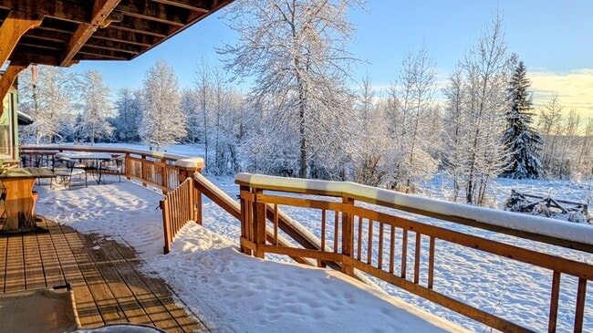 Building Photo - 1045 Dawn Dr