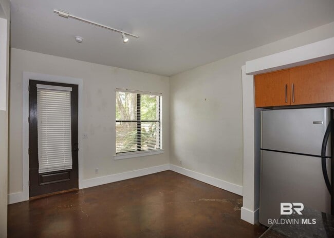 Building Photo - 109 Cody Ln