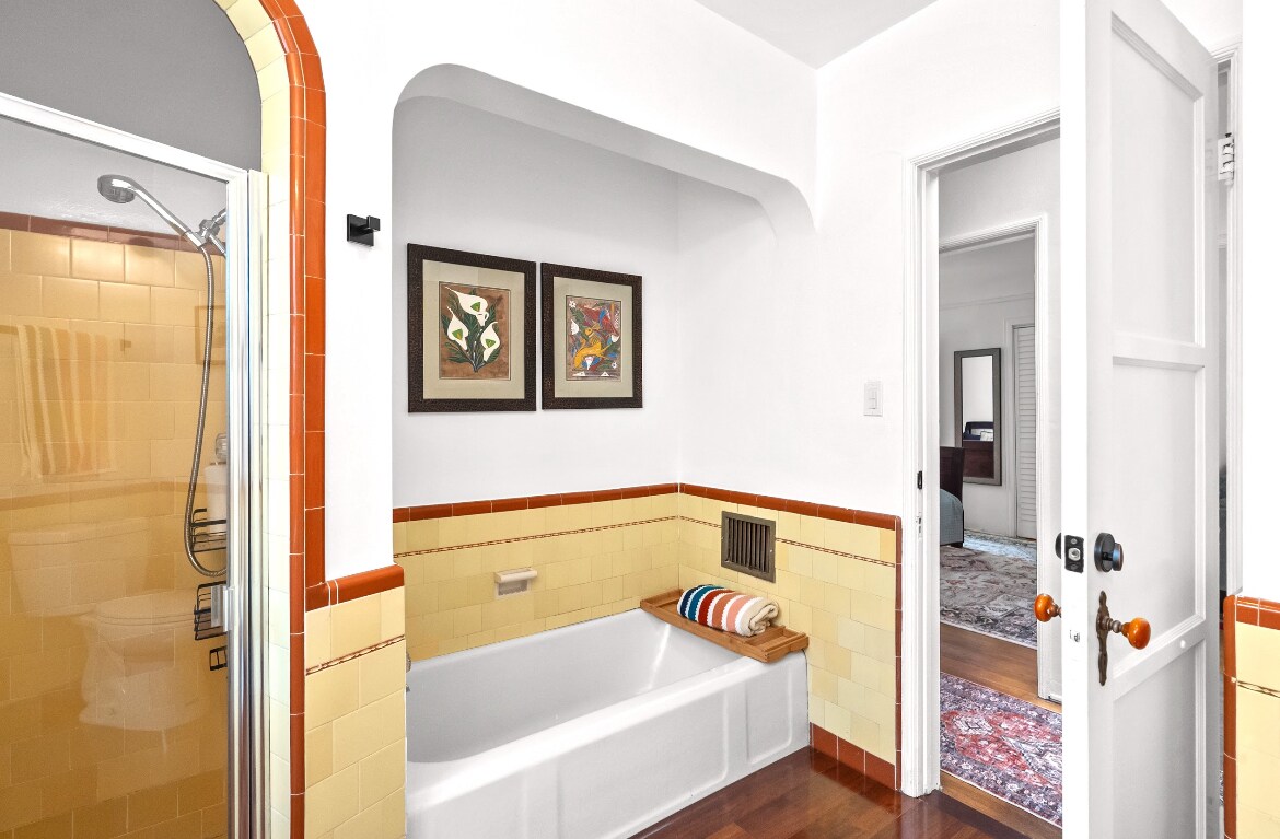 Building Photo - 9101 La Salle Ave