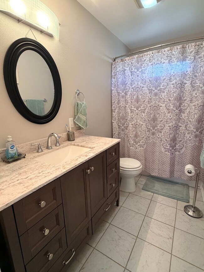 Building Photo - EPHRATA- 2+ bed/2 bath home with private deck w/ hillside views, d/w, a/c and garage! W/S/G paid!