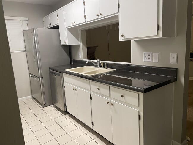 Kitchen - 2165 Victory Garden Ln