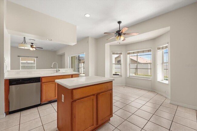 Building Photo - 628 Henley Cir