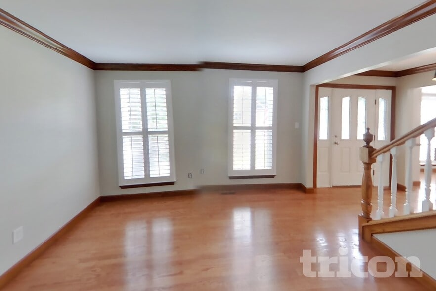 Building Photo - 1502 Rosewood Terrace Dr