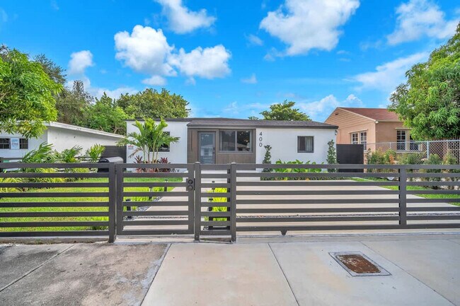 Building Photo - 400 NW 45th St