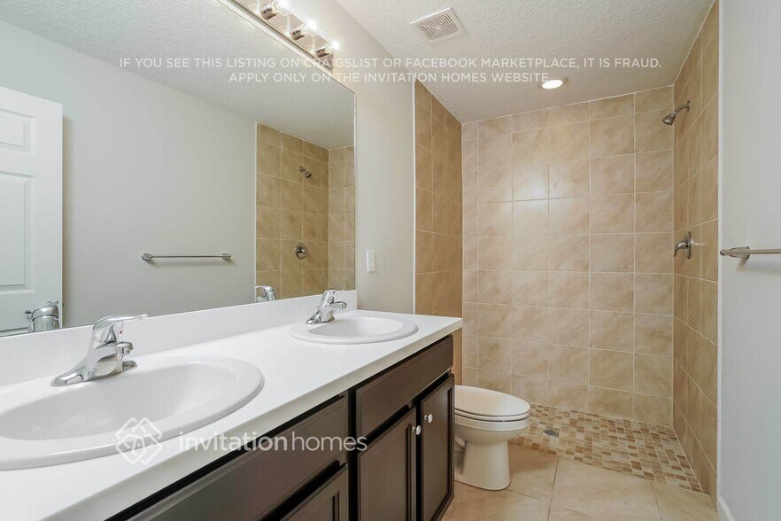 Building Photo - 1710 SW Buttercup Ave