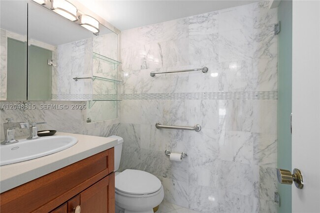 Building Photo - 6423 Collins Ave