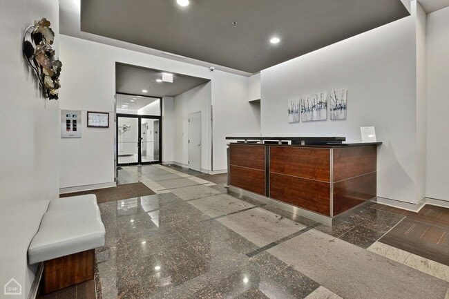 Building Photo - 210 S Desplaines St
