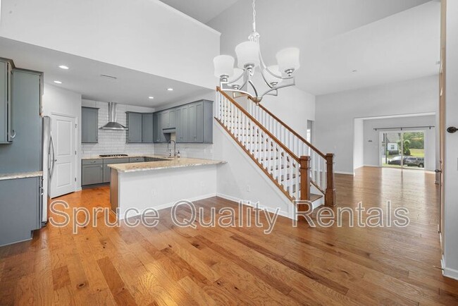 Building Photo - 1115 Beyer Pl