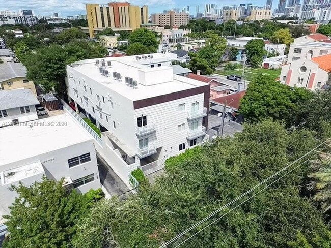 Building Photo - 1021 NW 1st St