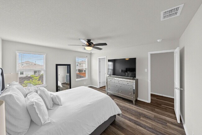 Building Photo - Located in the vibrant Valley Ranch commun...