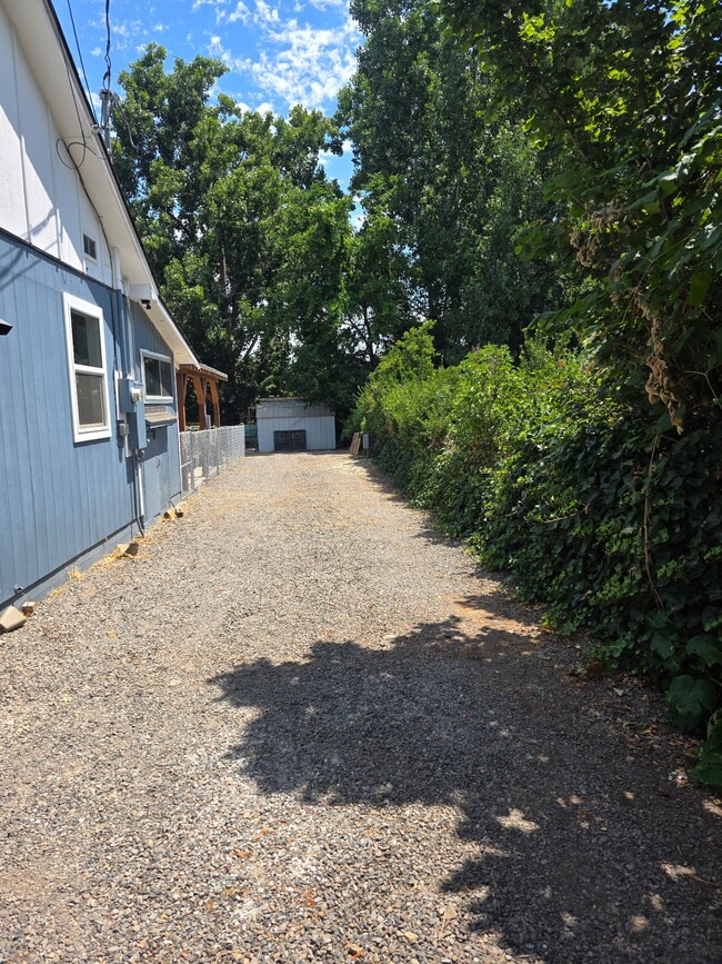 Building Photo - 1305 Woodland Ave