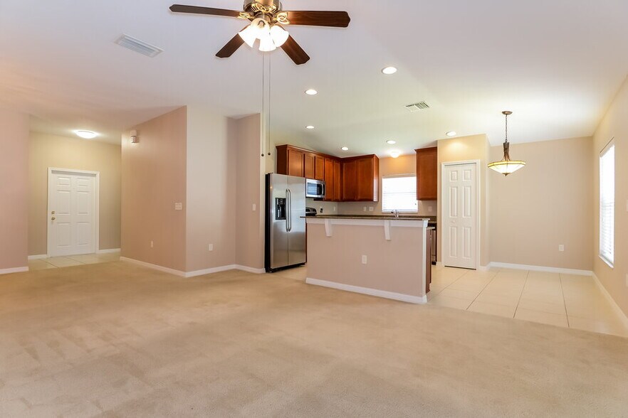 Building Photo - 3636 Grecko Dr