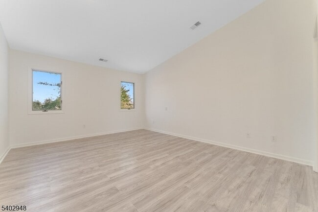 Building Photo - 48 Westchester Terrace