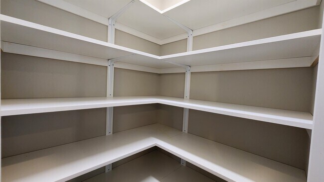 Building Photo - 9359 Highland Gate Way