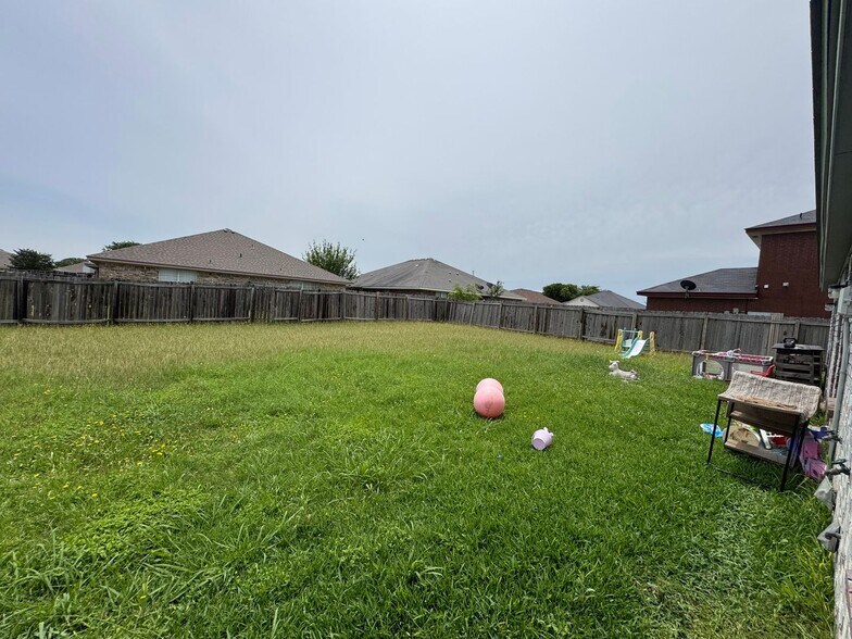 Building Photo - 4506 Deek Dr