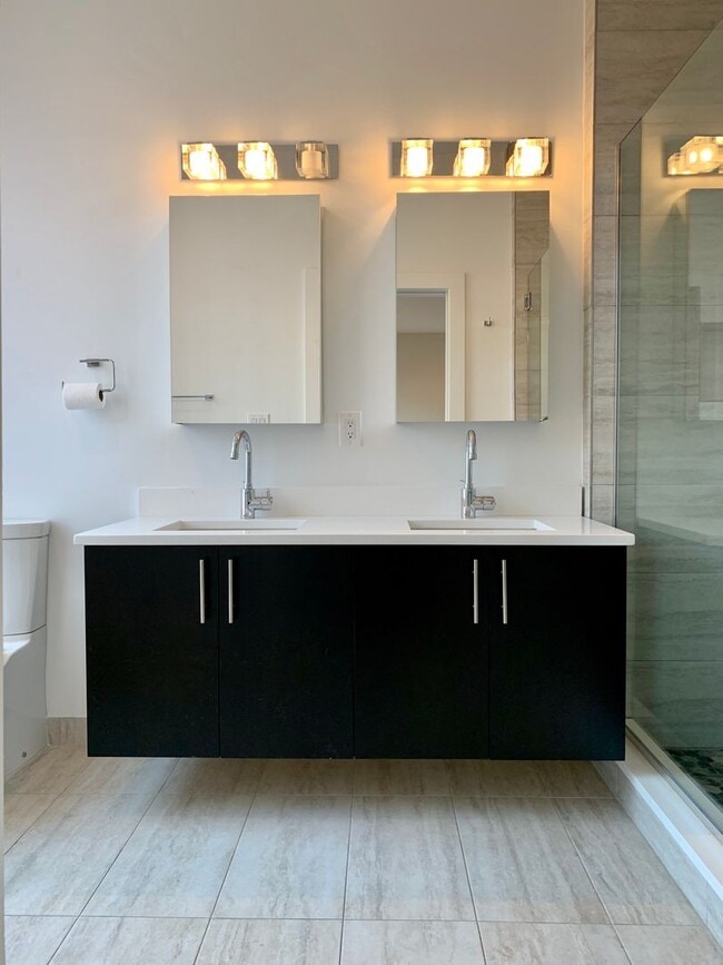 Building Photo - Stunning 3-Bed Townhome with Garage in Northern Liberties! Available mid-July!