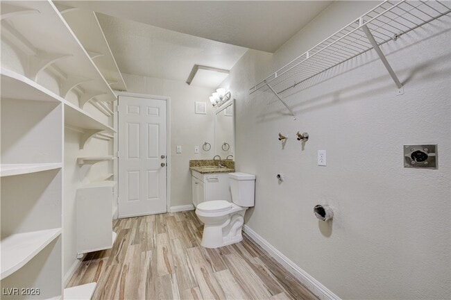 Building Photo - 5301 Westleigh Ave