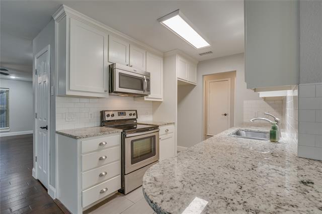 Building Photo - 2909 White Oak Ln