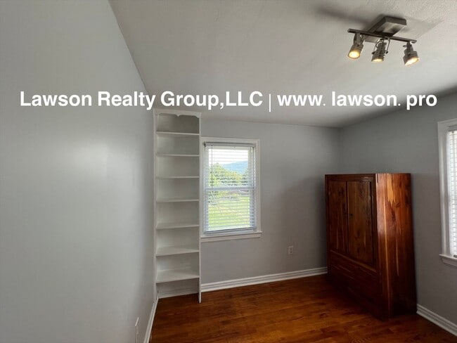 Building Photo - Updated, Cozy, and Clean- One Level Living...